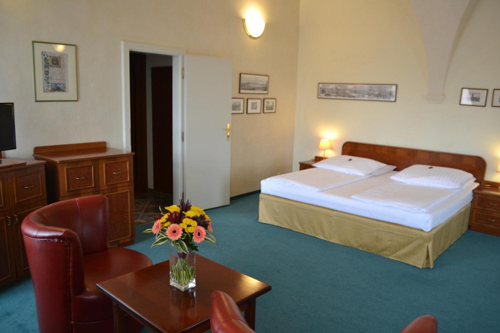 อดาลเบิร์ต อีโคโฮเทล Hotel ปราก ภายนอก รูปภาพ